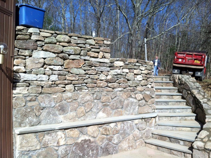 stone retaining wall residential hardscapes